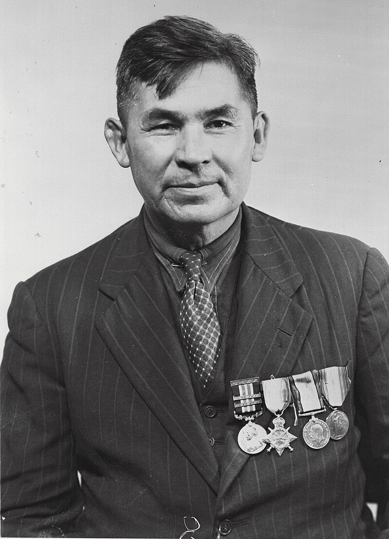 800px-Francis_Pegahmagabow_1945