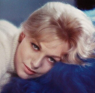 Kim_Novak,_1962